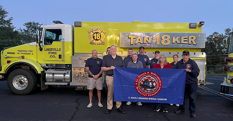 Lakeville_Volunteer_fire_company.jpg Lakeville_Volunteer_fire_company.jpg